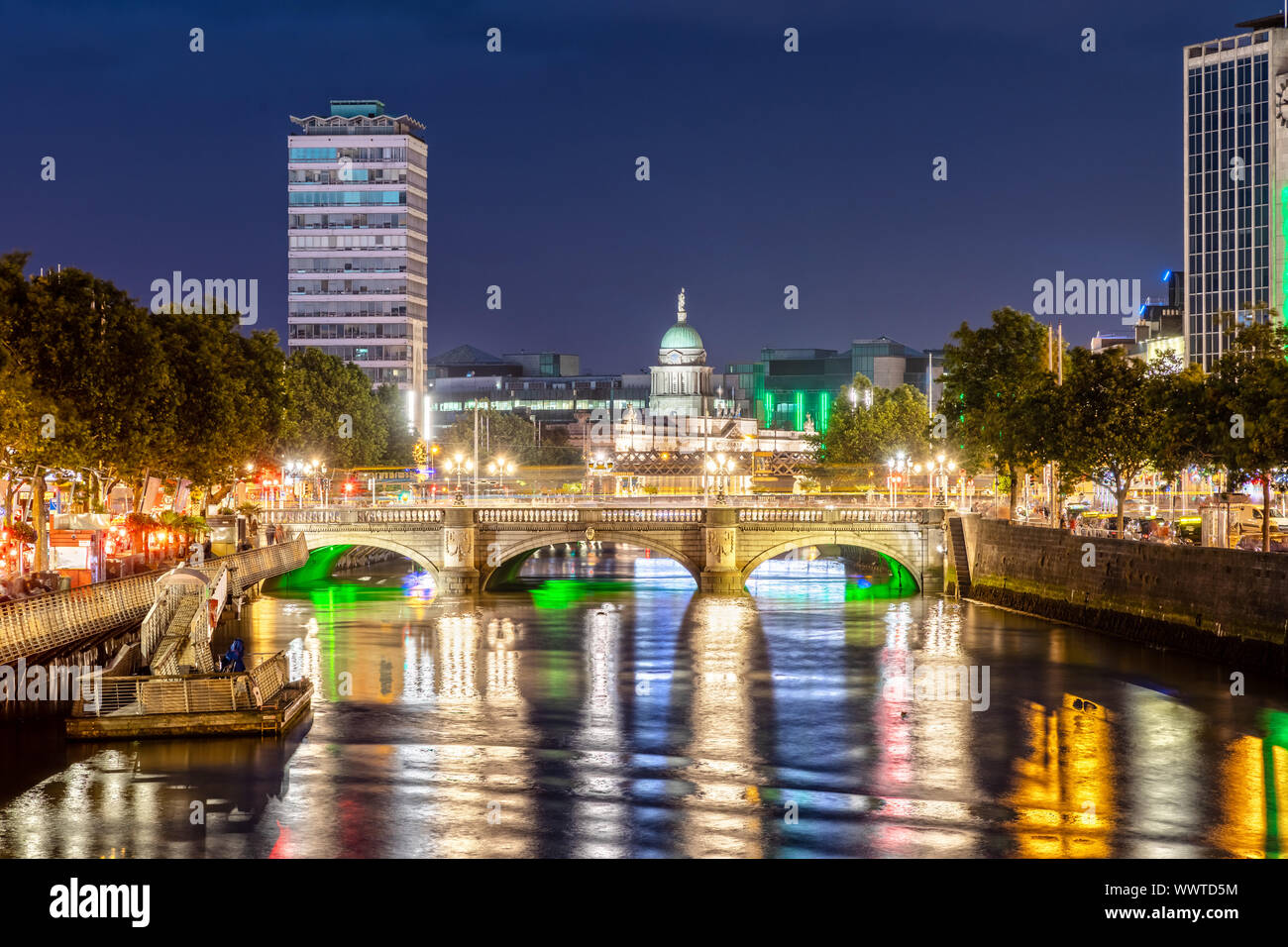 O'Connell Bridge in Dublin, Irlande la nuit Banque D'Images