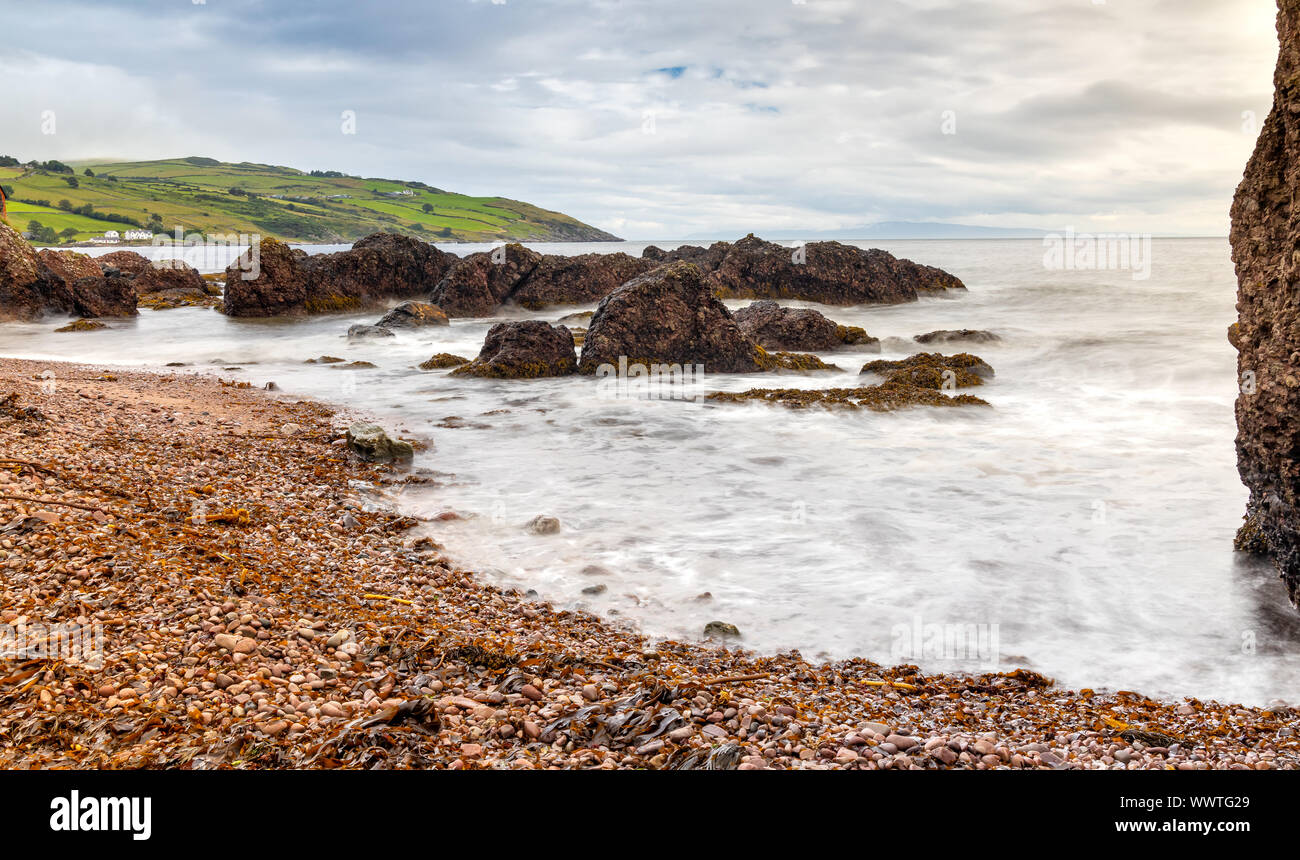 Les grottes de Cushendun en Irlande du Nord Banque D'Images