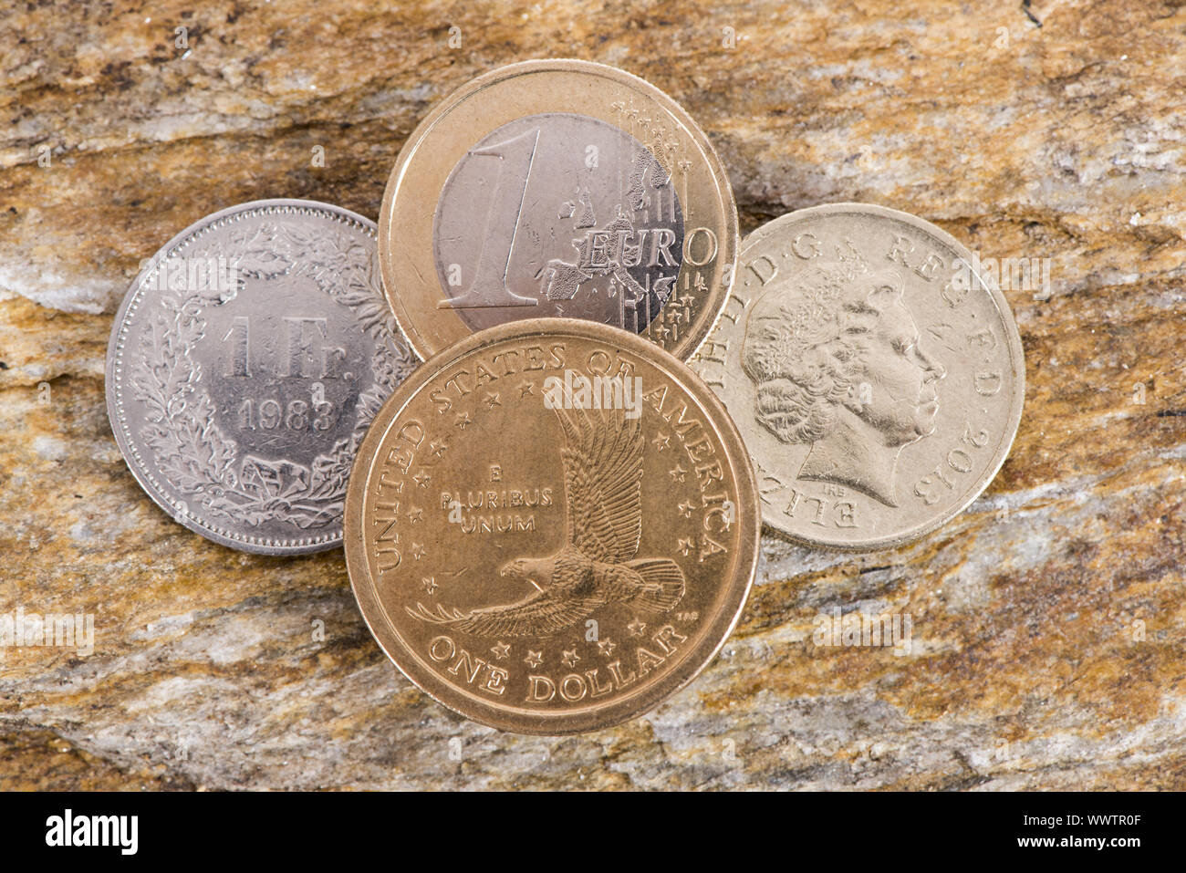 Quatre pièces avec monnaie dollar, euro, livre, Franconia Banque D'Images