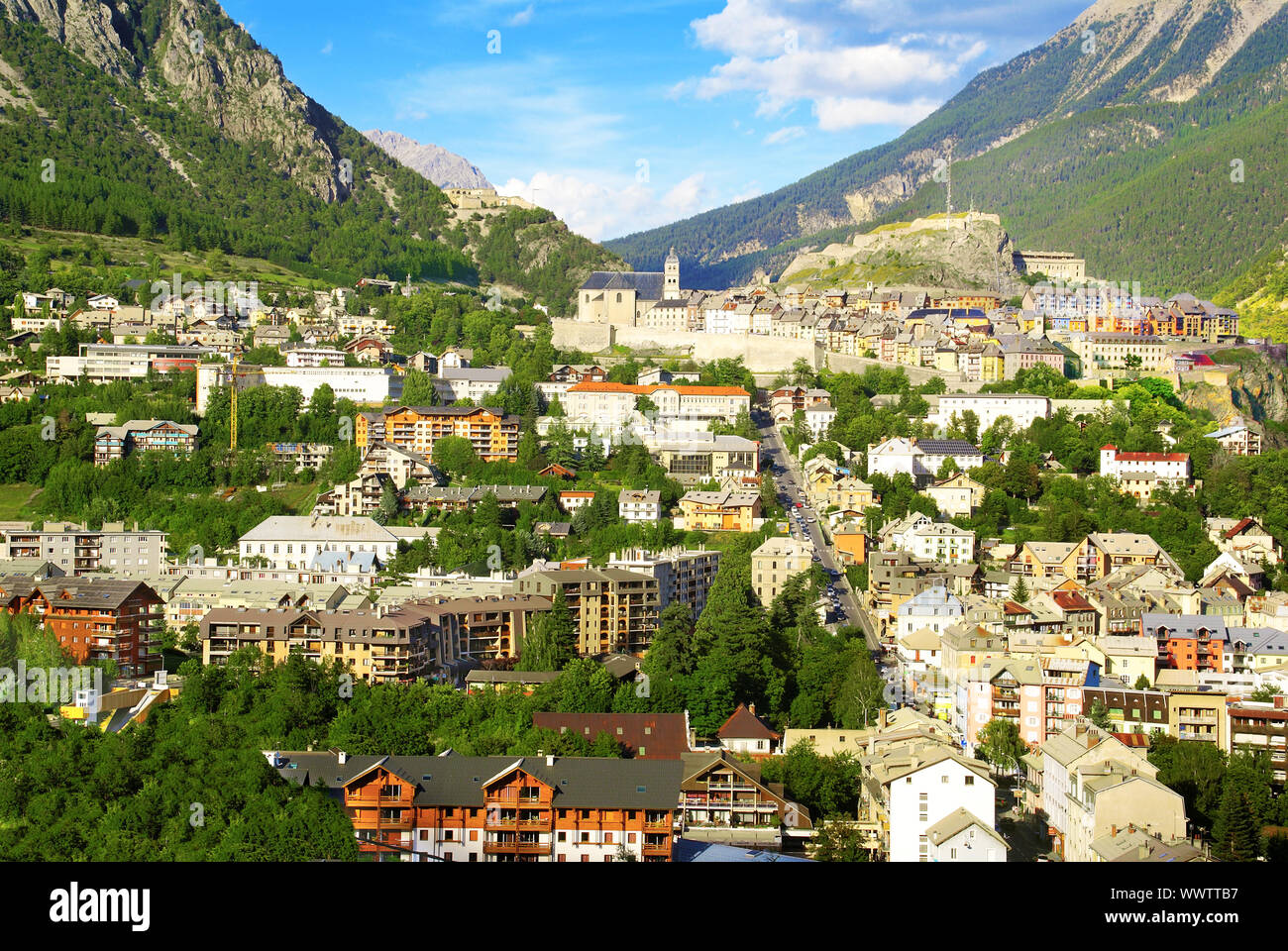 Ville de Briançon dans les Alpes en France. Banque D'Images