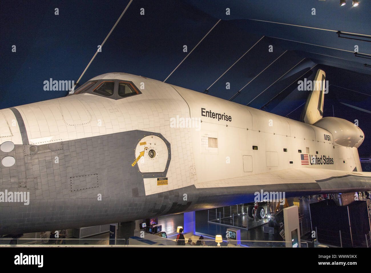 New York, USA - 11 juin 2019 : la navette spatiale Orbiter Enterprise à l'Intrepid Sea, Air and Space Museum Banque D'Images