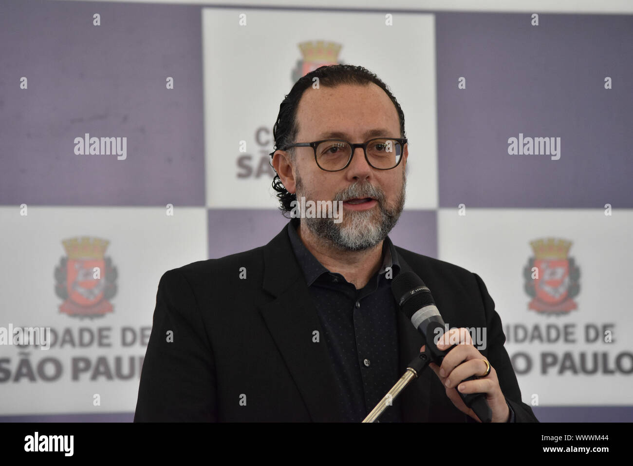 Sao Paulo, Brésil. 16 Sep, 2019. Bruno Covas, (PSDB) Maire de São Paulo signe la convention de concession pour le complexe avec le Pacaembu Patrimônio SP Consortium, le contrat est valide pour une période de 35 ans et devrait apporter des améliorations à la complexe Pacaembu. Ce lundi (16) à Sao Paulo. Dans la photo Carlos Bezerra Jr. Secrétaire de loisirs et de São Paulo. Crédit : Foto Arena LTDA/Alamy Live News Banque D'Images