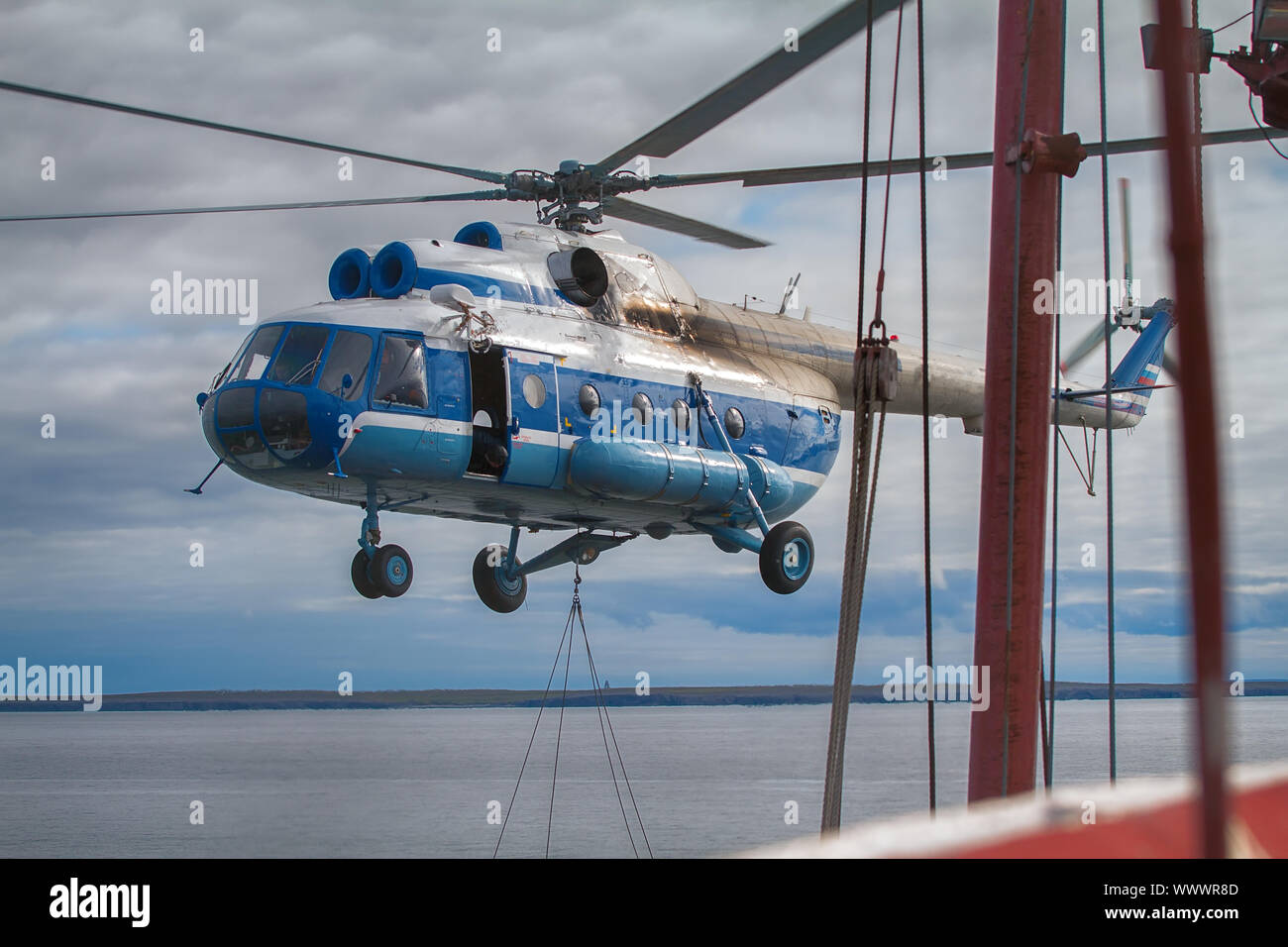 Hélicoptère à partir de bateaux Banque D'Images