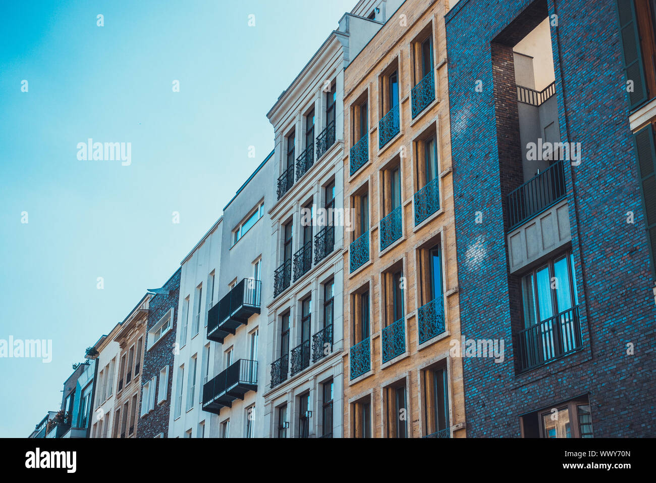 Maisons chères aux façades colorées Banque D'Images