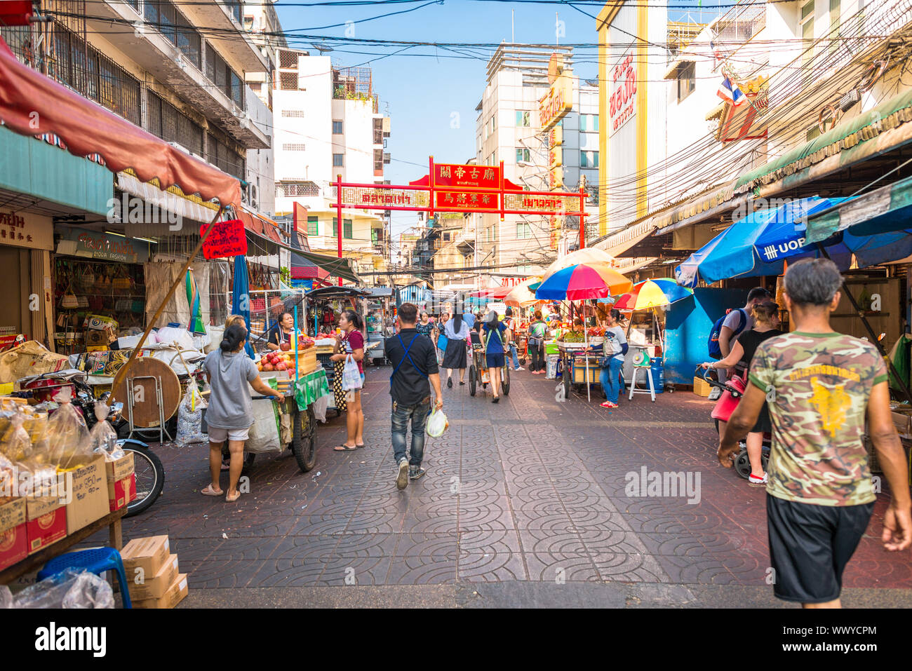 De nombreux marchés, magasins d'alimentation de rue et autour, le Chinatown de Samphanthawong Bangkok Banque D'Images