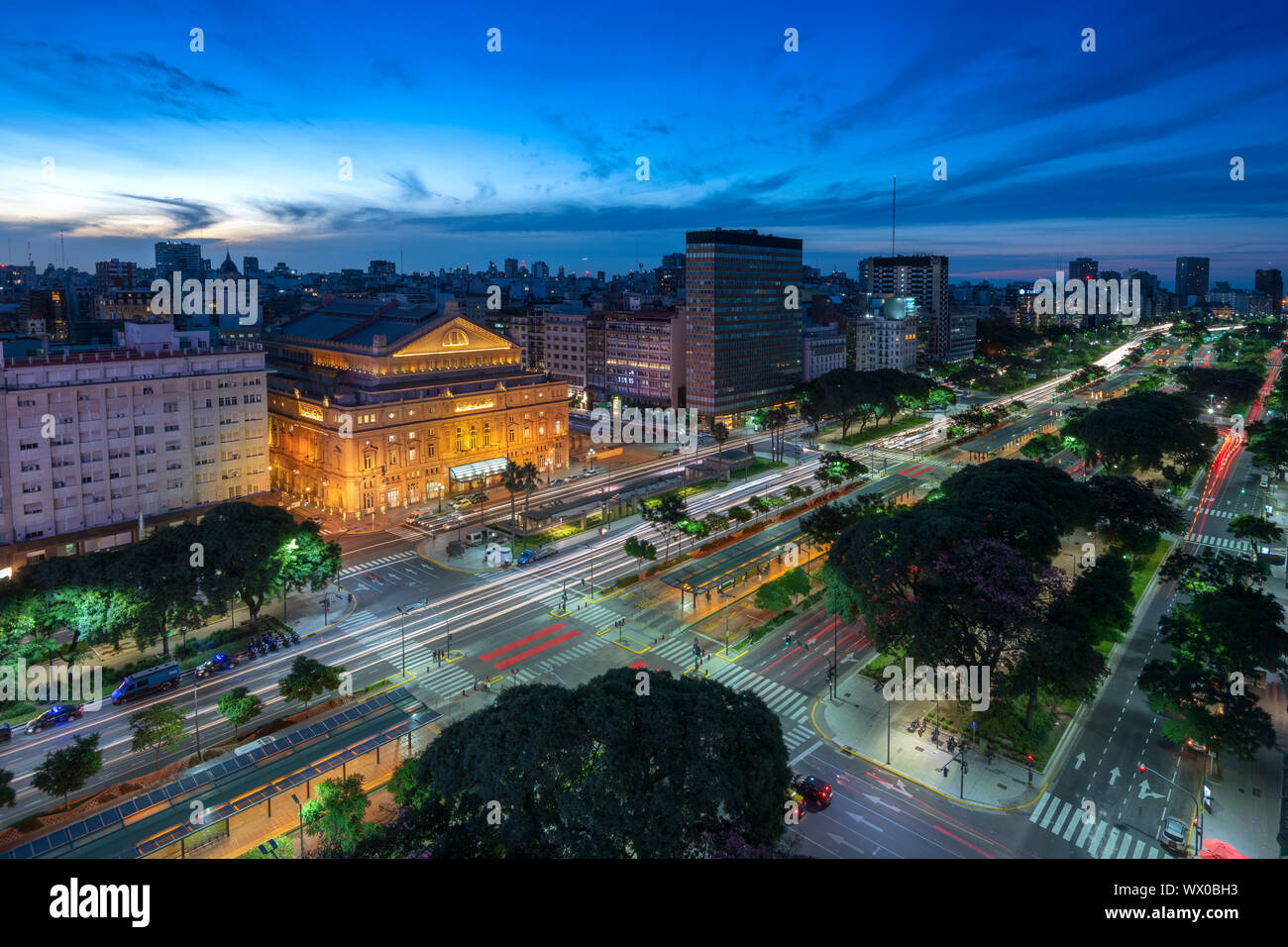 L'Avenue 9 de Julio, la nuit, Buenos Aires, Argentine, Amérique du Sud Banque D'Images