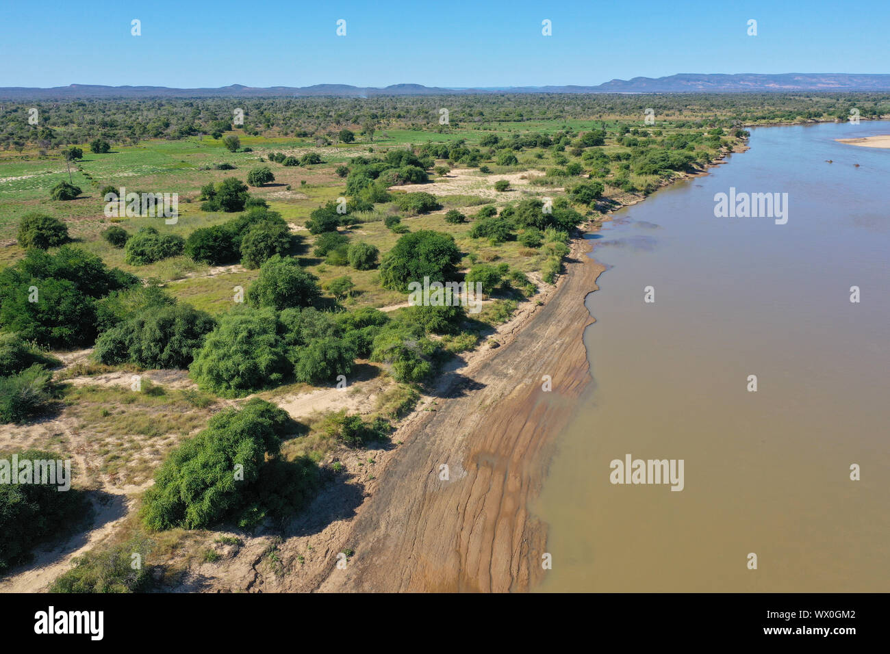 La rivière Mangoky sur la route de Manja à Morombe, Madagascar, Afrique Banque D'Images