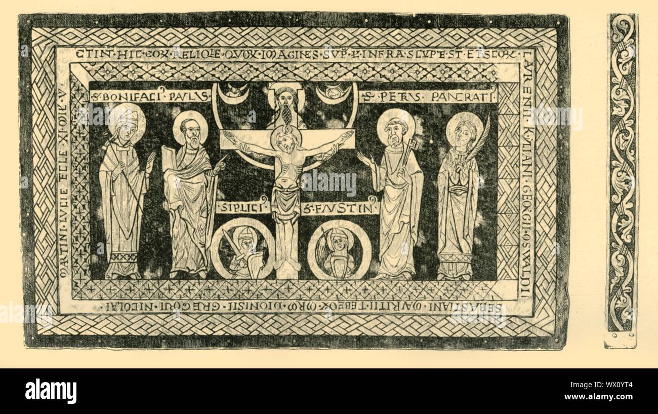 L'autel portatif de Hildesheim, c1160-1170, (1881). Eau-forte d'une tablette consacrée pour l'utiliser comme un autel, faite au 12ème siècle à Hildesheim en Allemagne, peut-être pour la cathédrale de Hildesheim. Il est fait de porphyre, pans de bois, avec des plaques de cuivre doré gravé, et dépeint la Trinité, la crucifixion du Christ et des saints St Boniface, St Pancras, St Pierre, St Paul et, à la base de la croix, saint Simplicius et St Faustinus. L'inscription latine fait référence aux nombreuses reliques des saints à l'intérieur de l'autel. À partir de "le South Kensington Museum", un livre d'illustrations gravées, avec Banque D'Images