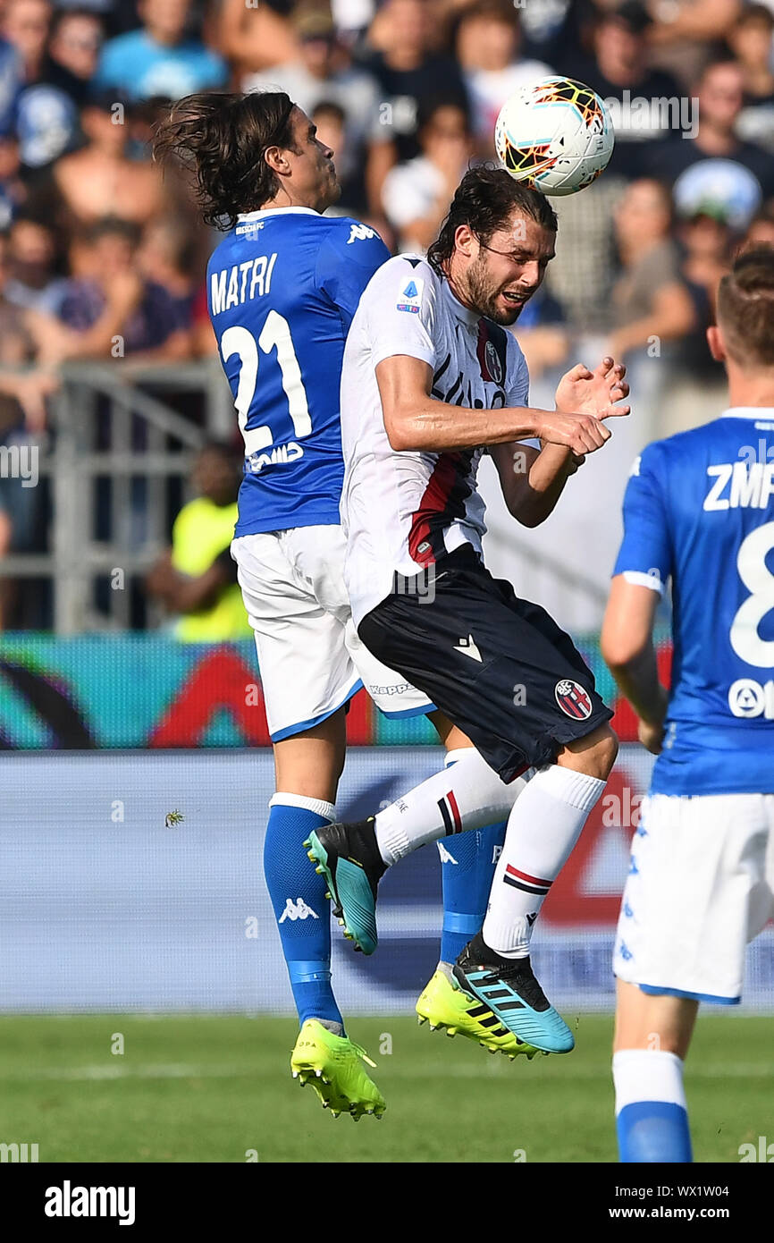 Andrea Poli (Bologne) Alessandro Matri (Brescia) au cours de l'Italien 'Serie' une correspondance entre Brescia 3-4 à Bologne Mario Rigamonti Stadium le 15 septembre 2019 à Brescia, en Italie. (Photo de Maurizio Borsari/AFLO) Banque D'Images