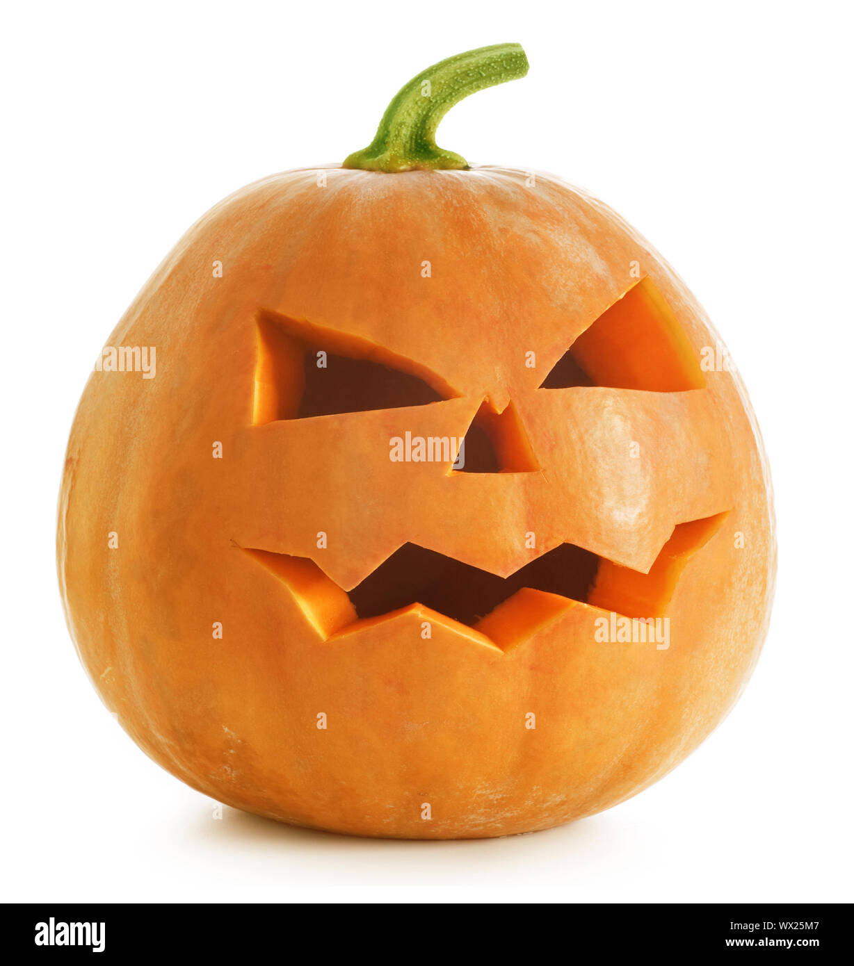 Citrouille Halloween. Scary Jack O'Lantern isolated on white Banque D'Images