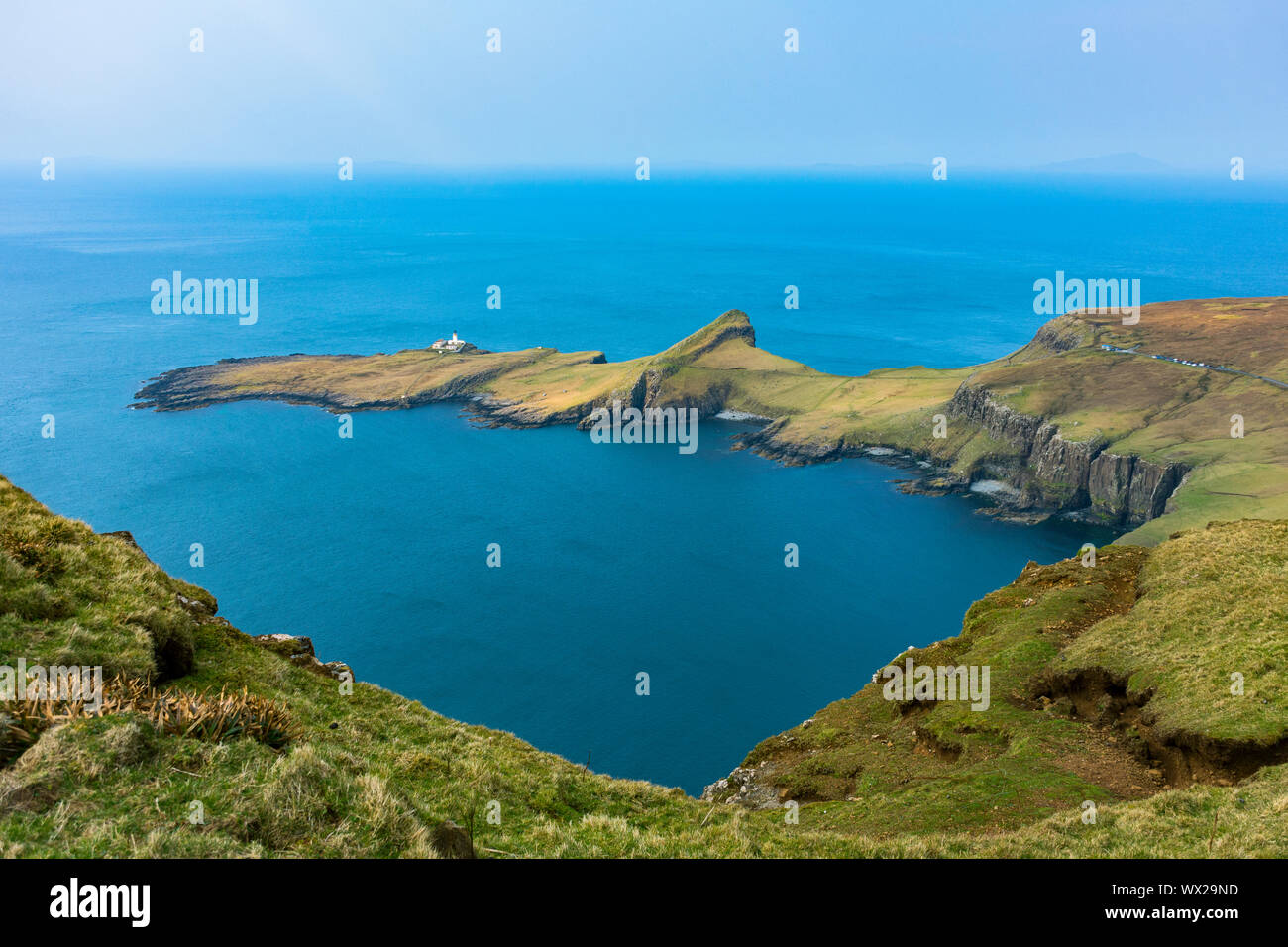 Neist Point (Rubha na h-Heist) sur Moonen Bay, du Waterstein Head, Duirinish, Isle of Skye, Scotland, UK Banque D'Images