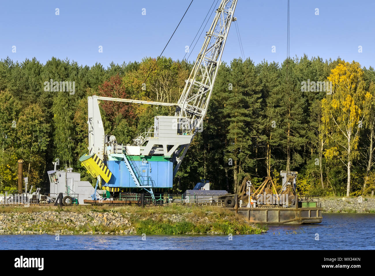 Le nettoyage et l'approfondissement du fleuve pour la navigation. Banque D'Images
