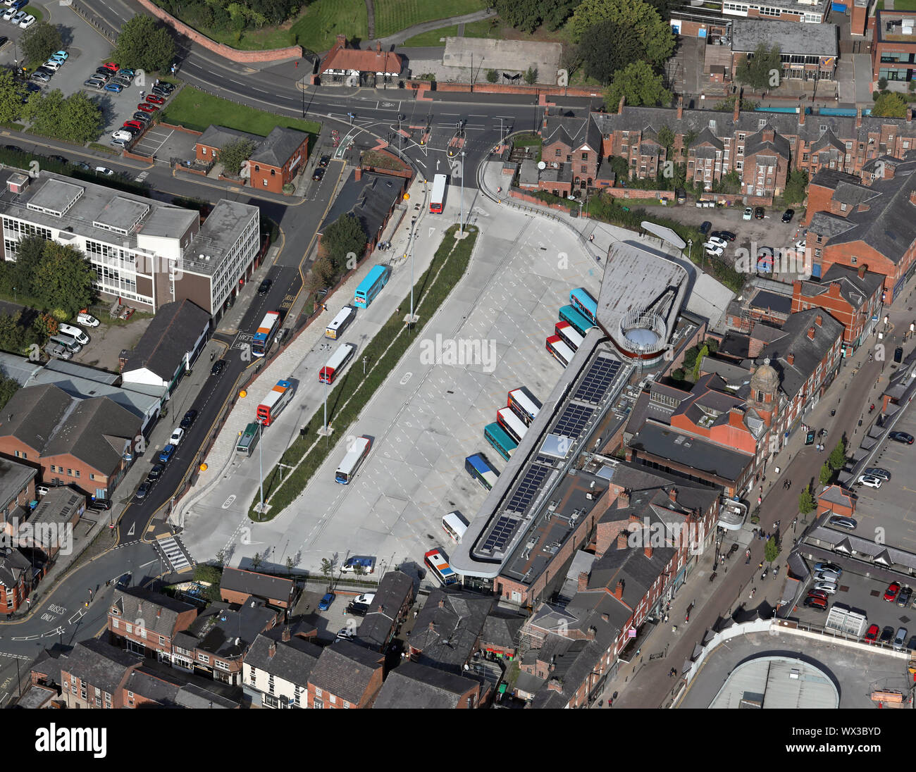 Vue aérienne de la gare routière de Wigan dans le centre-ville, Lancashire, UK Banque D'Images
