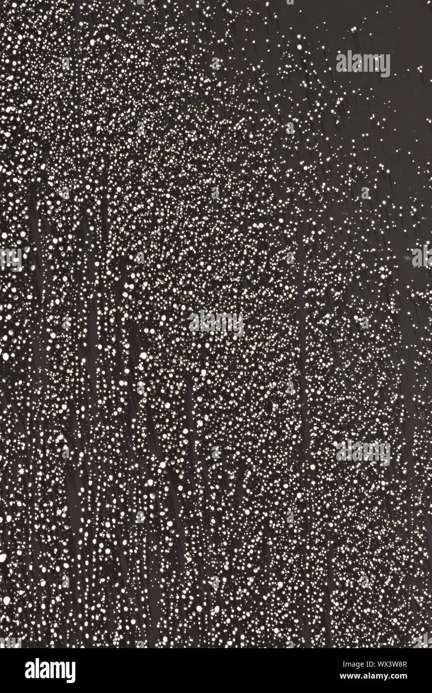 Les carreaux de mur rustique, avec de l'eau gouttes Banque D'Images