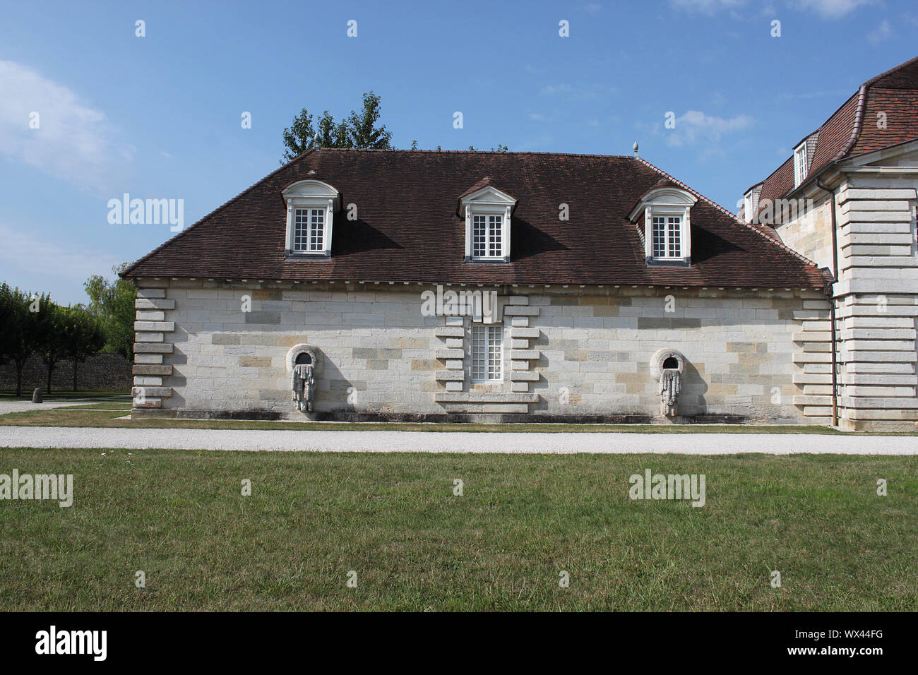 Une des dépendances conçu par Ledoux à la Saline royale (la saline royale) à Arc-et-Senans Banque D'Images Une des dépendances conçu par Ledoux à la Saline royale (la saline royale) à Arc-et-Senans Banque D'Images