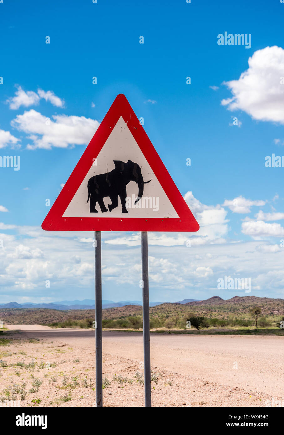 Les éléphants crossing warning sign, Damaraland, Namibie Banque D'Images