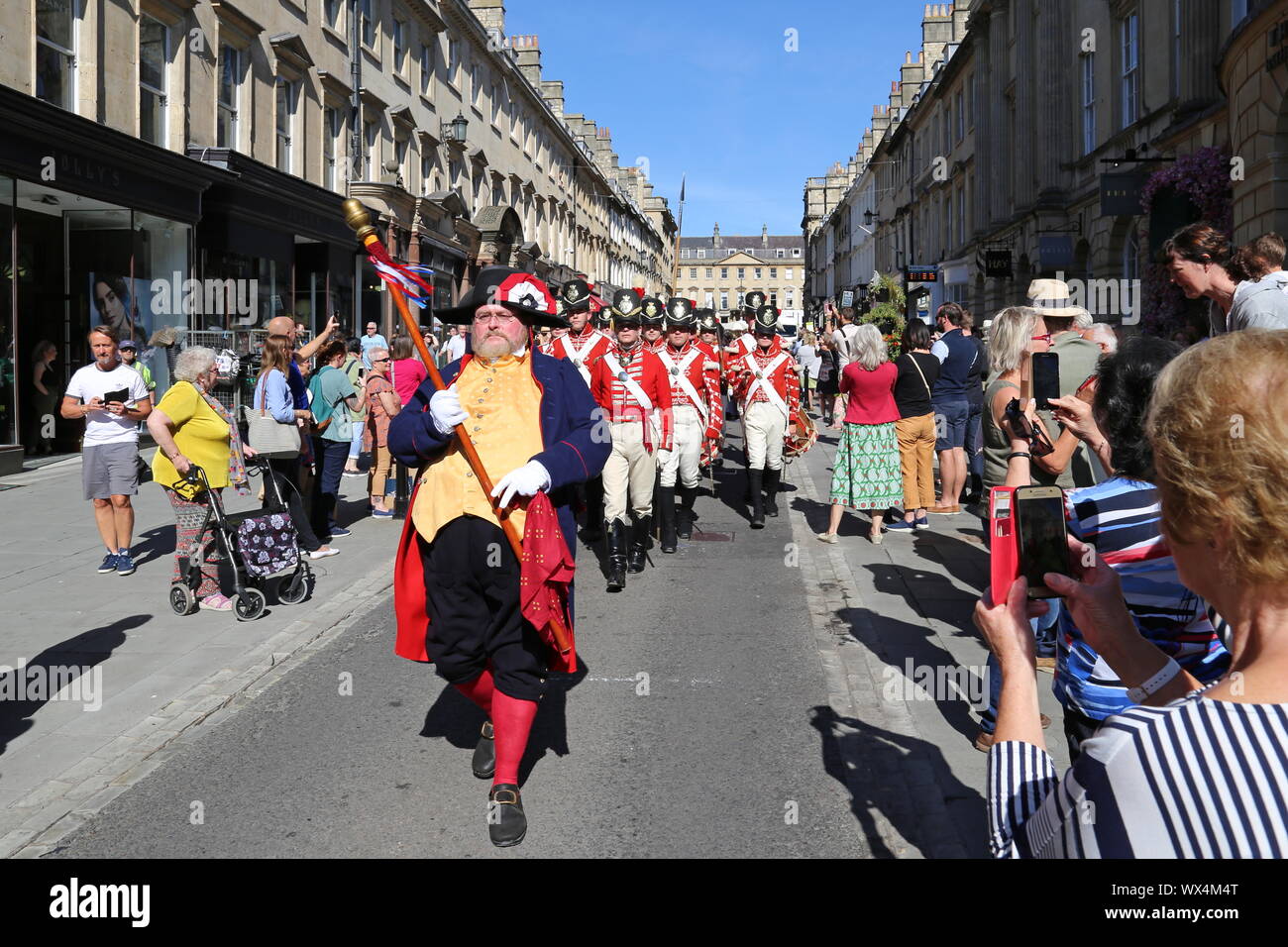 Grand Regency Promenade costumée, Jane Austen Festival, Milsom Street, Bath, Somerset, Angleterre, Grande-Bretagne, Royaume-Uni Royaume-Uni, Europe Banque D'Images