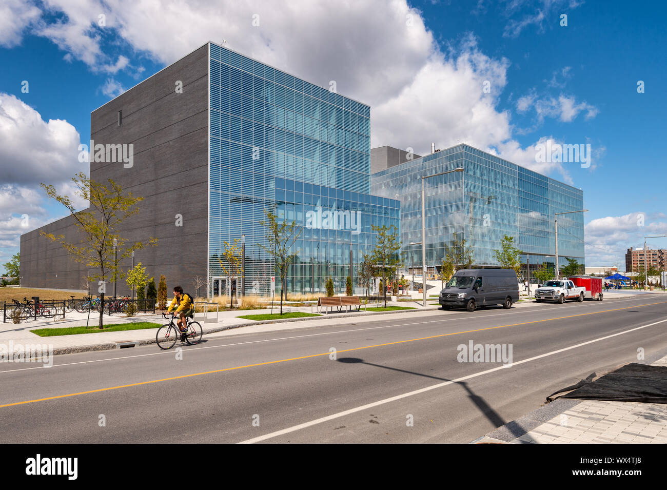 Montréal, CA - 16 septembre 2019 : le nouveau Complexe des sciences de l'Université de Montréal sur le campus de MIL. Banque D'Images
