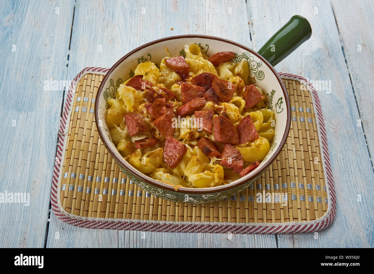 Macaroni au fromage Andouille Banque D'Images