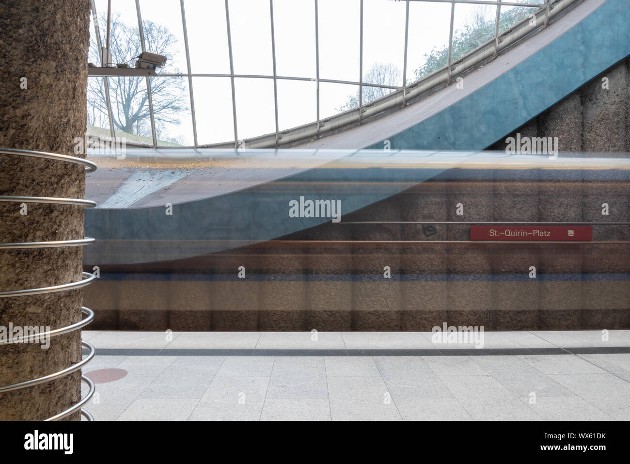 La station de métro de Munich St-Quirin-Platz 01, Berlin, Allemagne Banque D'Images