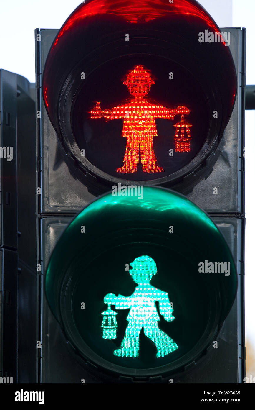 Peu de trafic-light l'homme en forme d'un mineur avec la lampe de mineur, Duisburg, Ruhr, Allemagne, Europe Banque D'Images