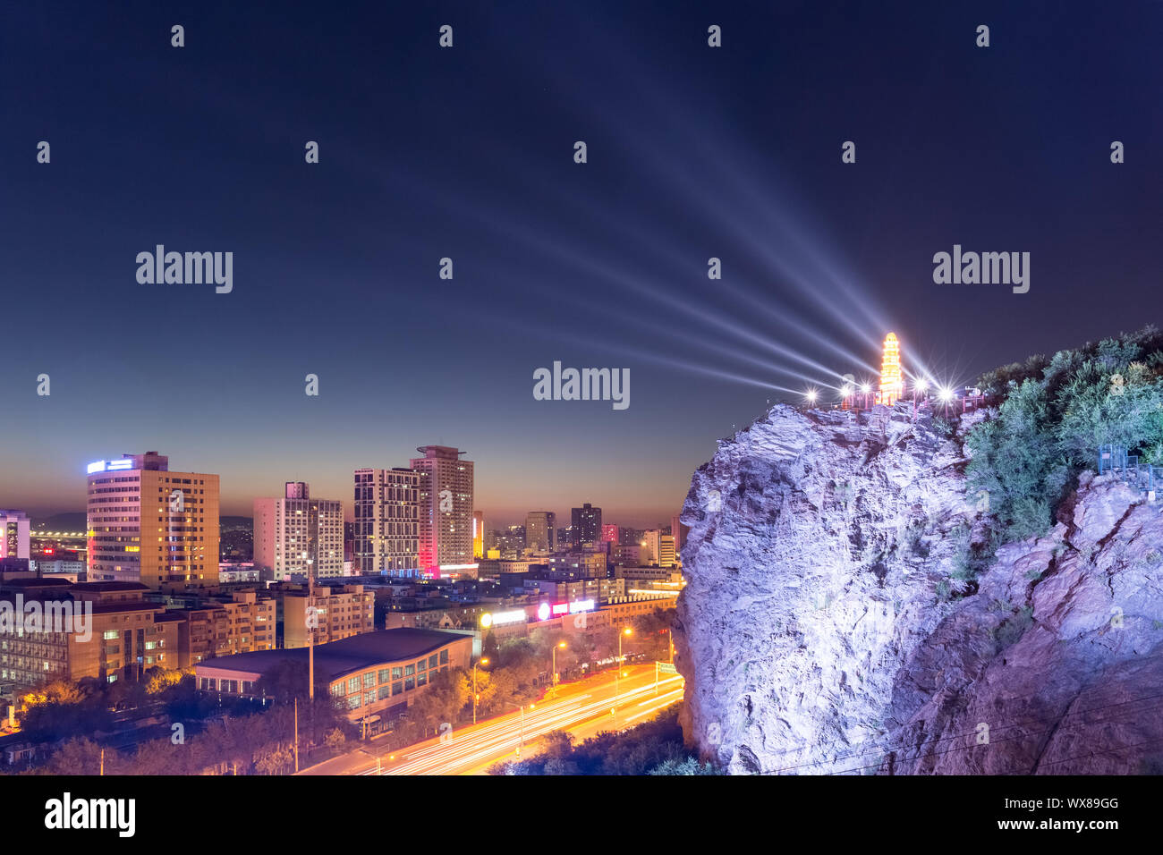 Urumqi red hill park at nigh Banque D'Images