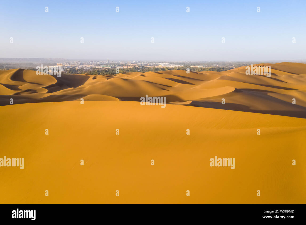 Désert près de la ville Banque D'Images