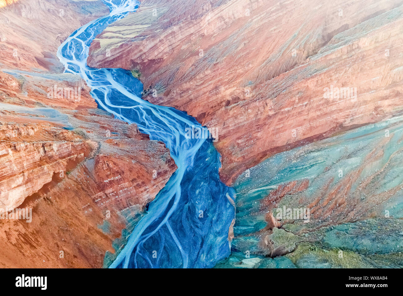 Vue imprenable sur le canyon du Xinjiang Banque D'Images