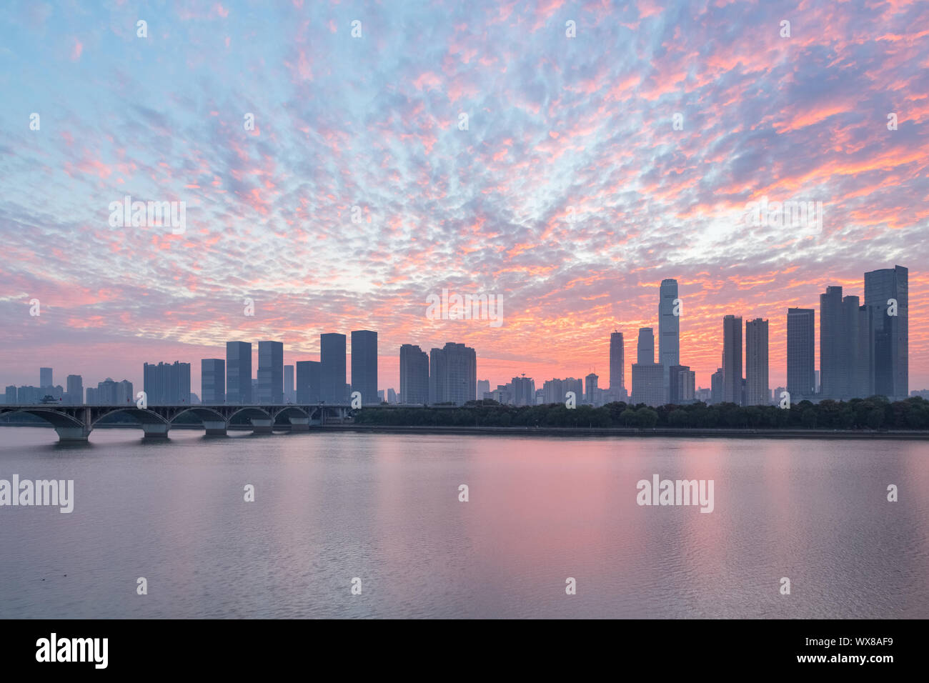Changsha skyline et sunrise glow Banque D'Images