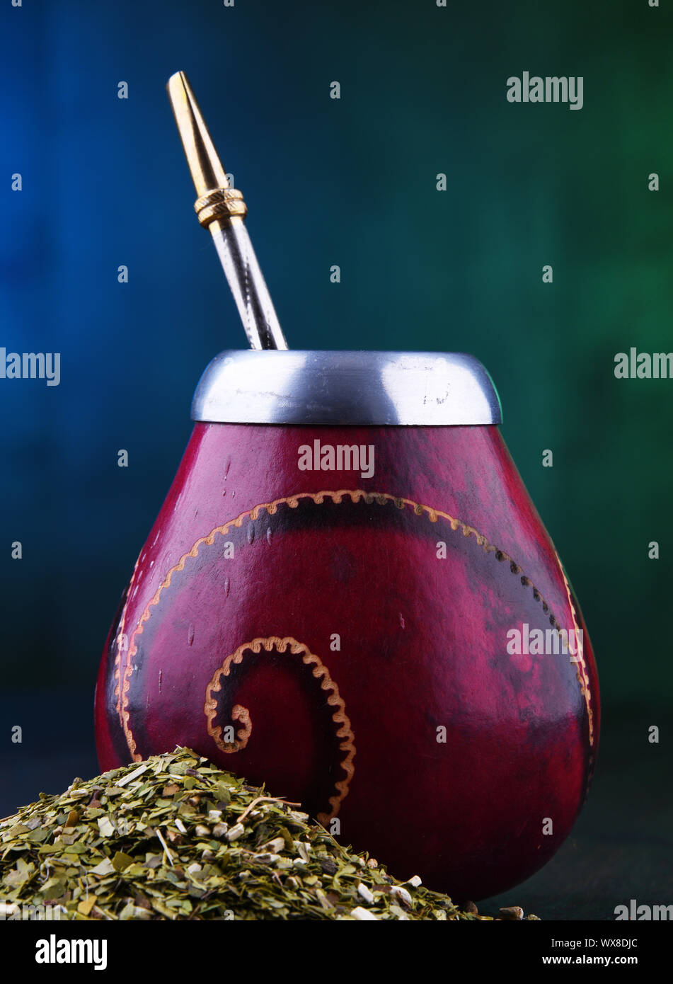La composition avec yerba mate cup et de feuilles. Banque D'Images