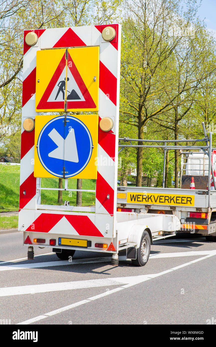 Dutch travaux routiers avec chariot et panneaux de circulation Banque D'Images