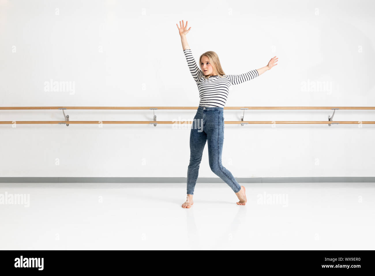 Danseuse en action Banque D'Images