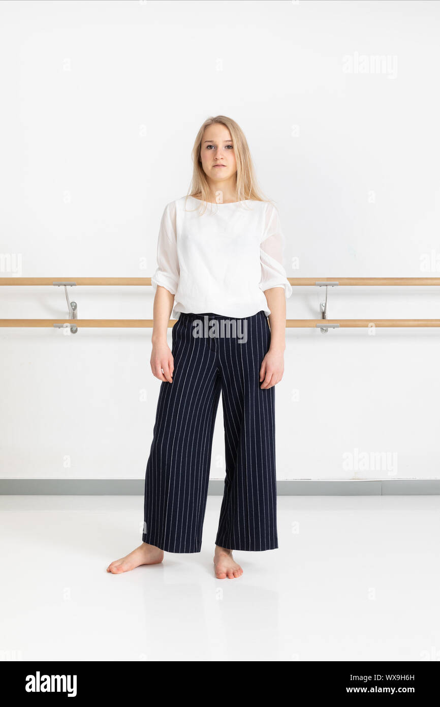 Danseuse à l'école Banque D'Images