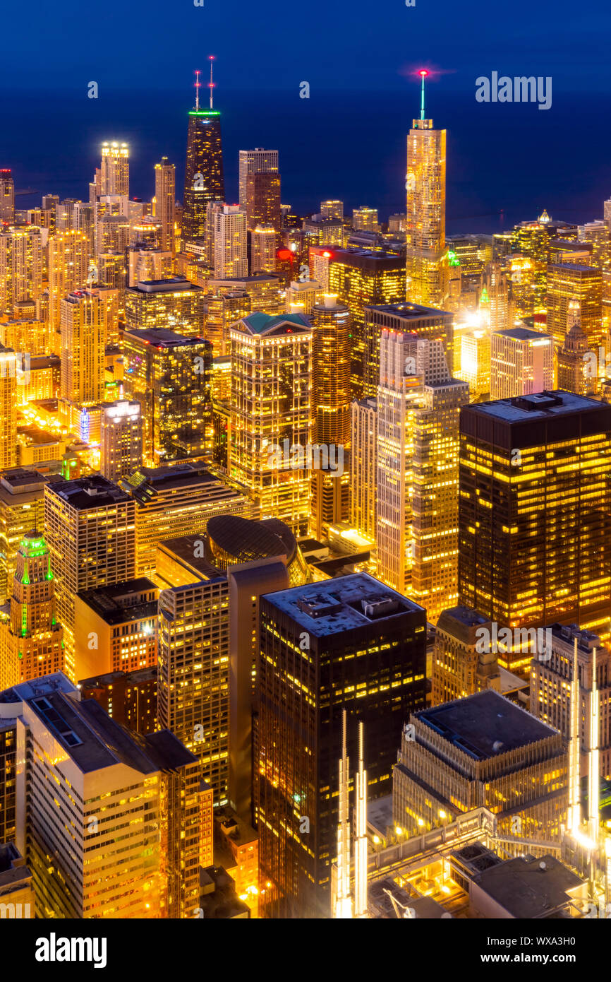 Vue aérienne de nuit à l'horizon de Chicago Banque D'Images