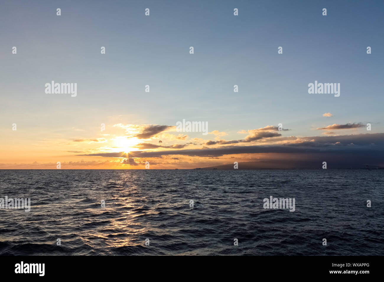 Coucher du soleil en mer à hawaii Banque D'Images