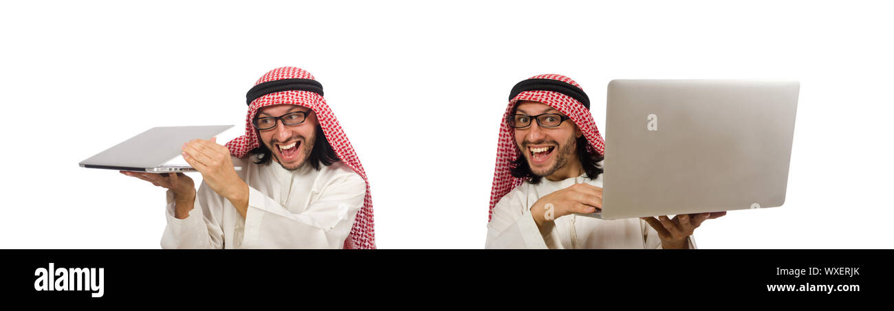 L'homme arabe avec ordinateur portable isolé sur fond blanc Banque D'Images