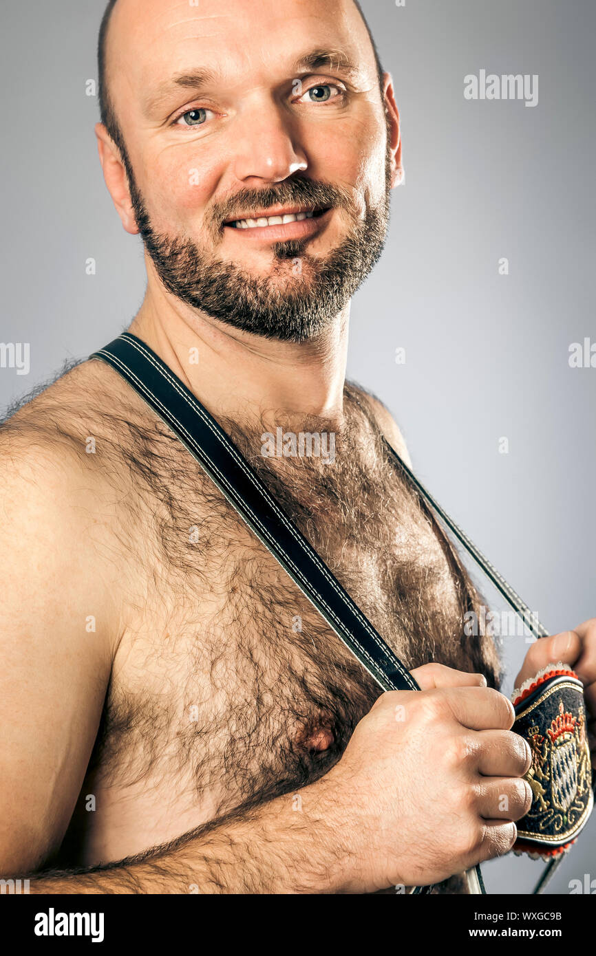 L'image d'un homme poilu dans la tradition bavaroise Photo Stock - Alamy