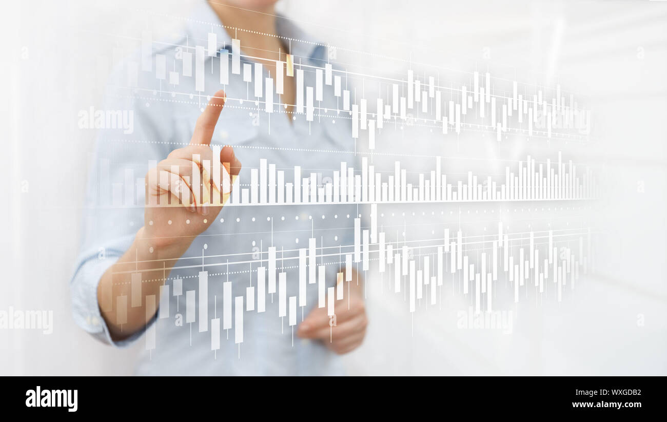 Diagramme de bougies stock trading graphique de l'entreprise Financement de l'investissement mixte concept double exposition écran virtuel Banque D'Images