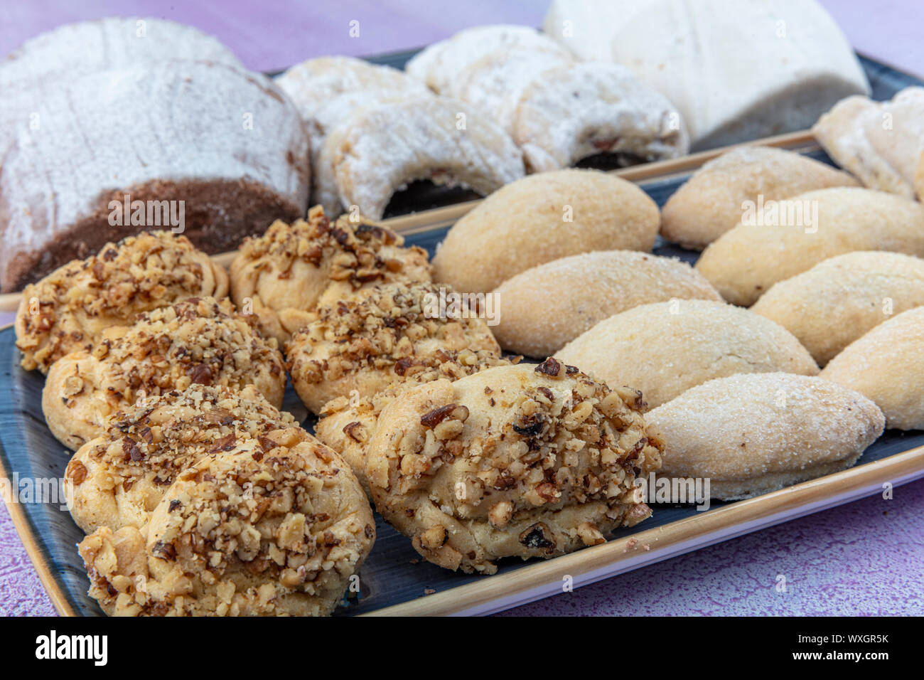 Eid Al-Fitr Cookies, musulmane de moindre des collations. Et des biscuits, se concentrer sur l'avant Banque D'Images