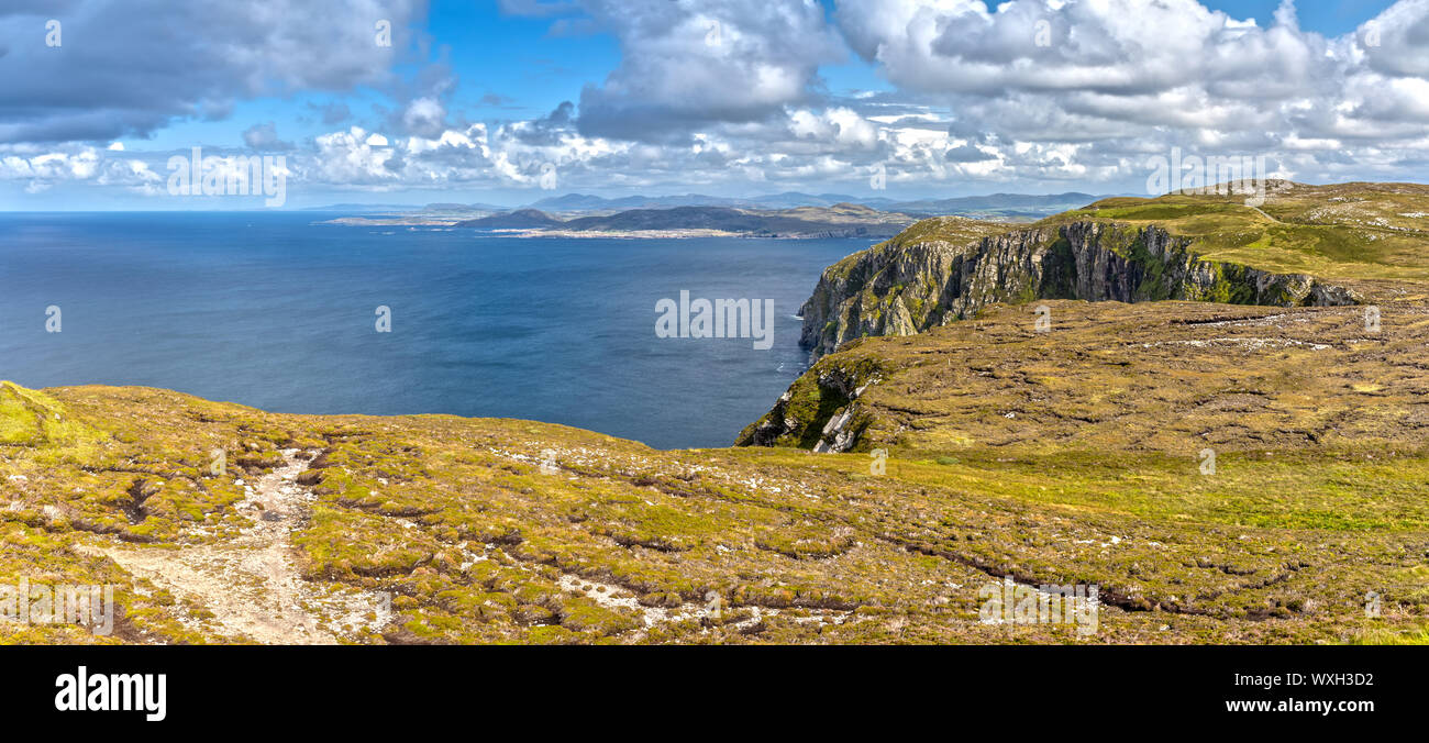 Vue sur les falaises de Horn Head dans le comté de Donegal en Irlande Banque D'Images