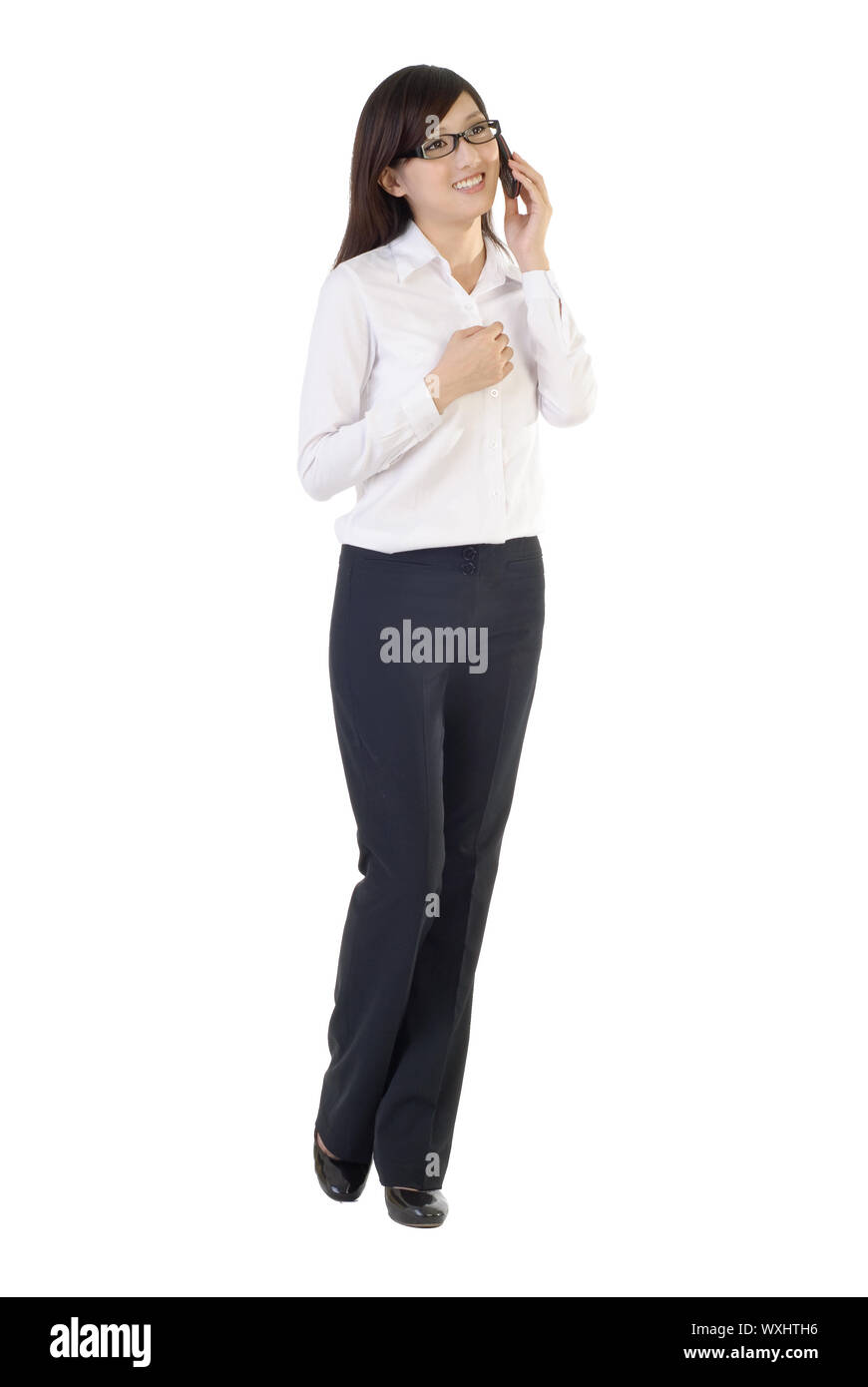 Asian business woman with cellphone portrait isolé sur fond blanc. Banque D'Images