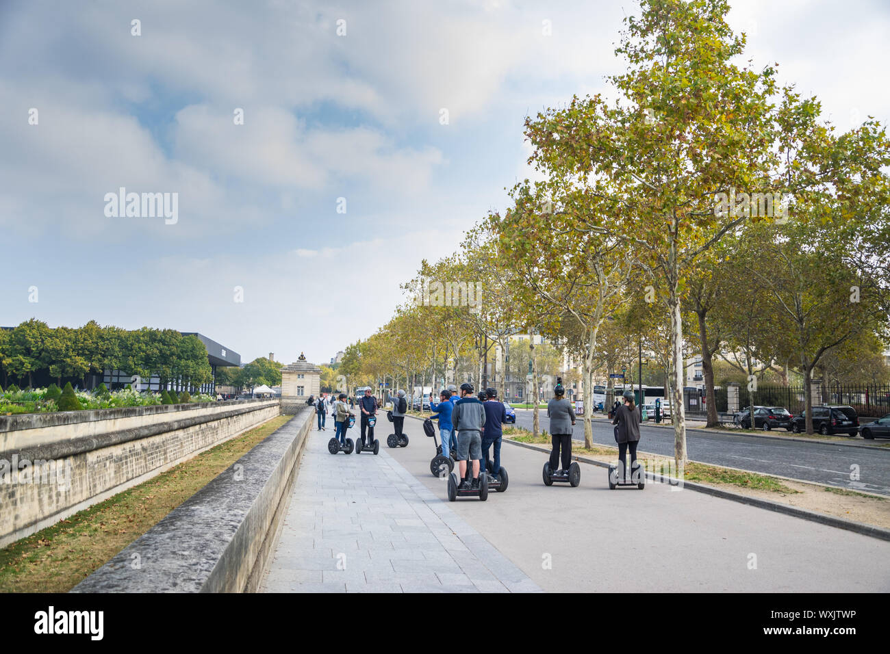 PARIS, FRANCE - 02 octobre 2018 : les touristes en visite en segway Banque D'Images