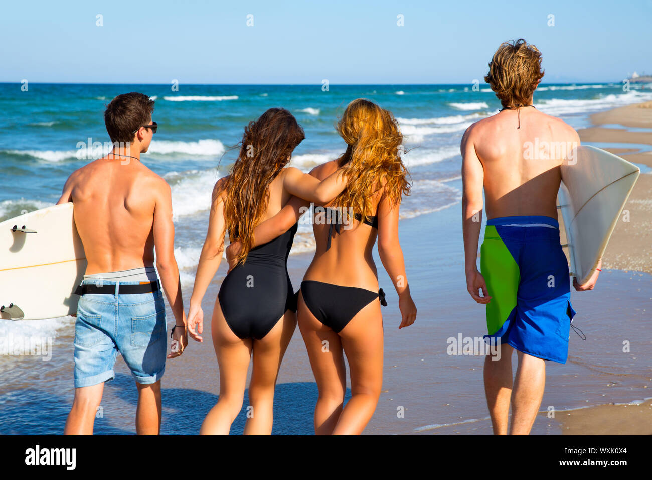 ados en bikini