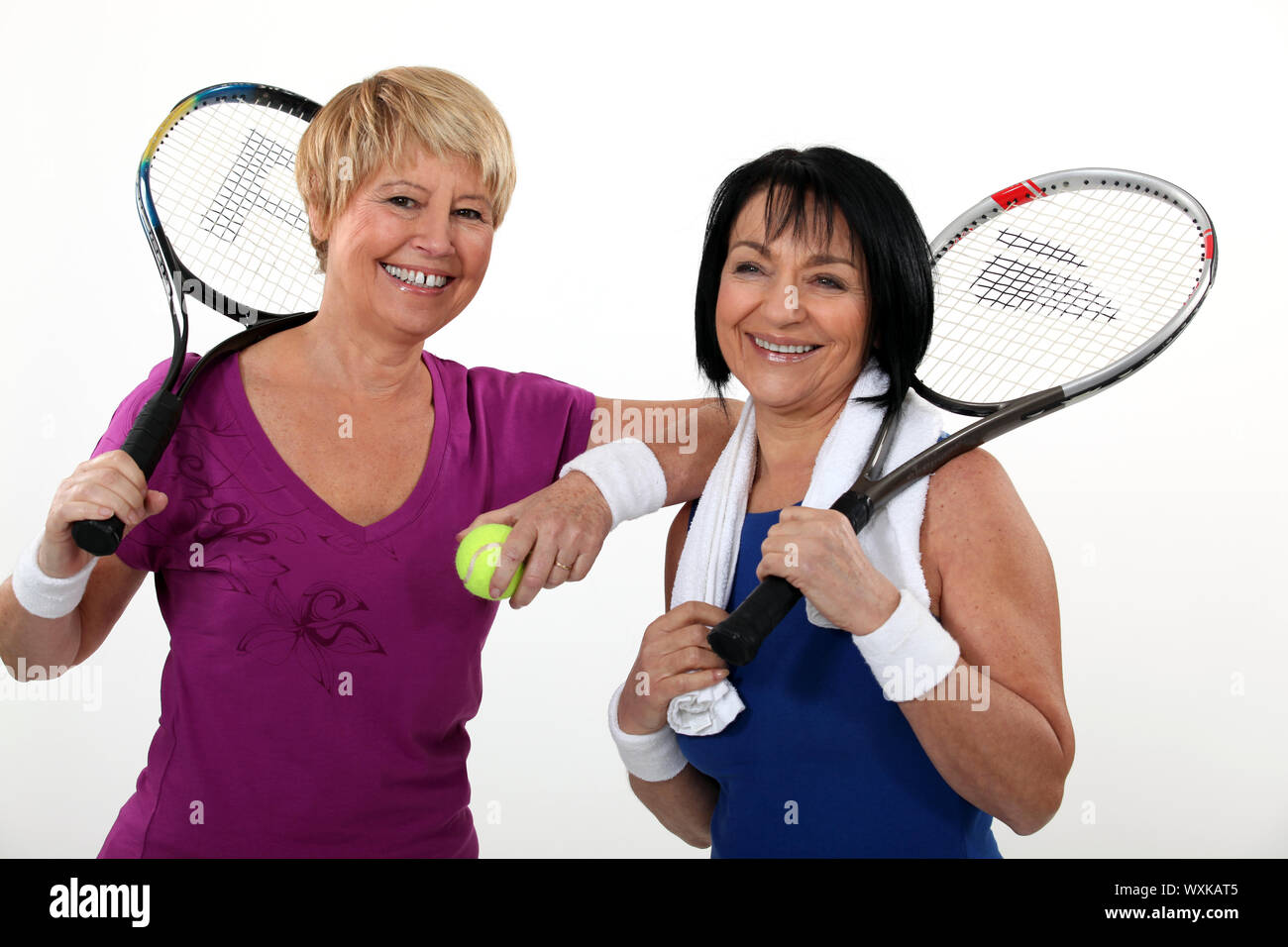 Les amis à jouer au tennis Photo Stock - Alamy