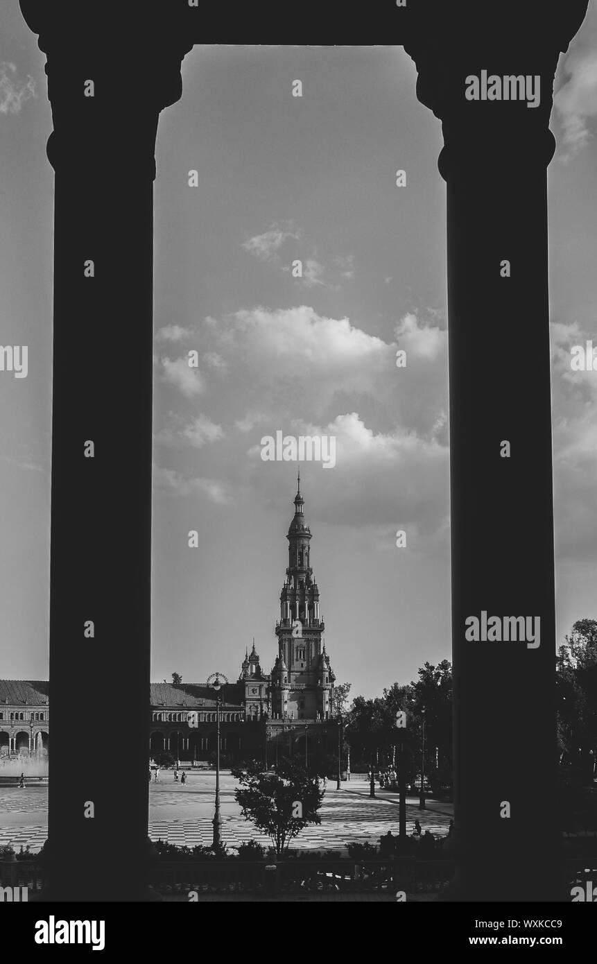 Séville, Espagne - Sept 9, 2019 : Plaza de Espana, construit en 1928 pour l'Exposition Ibéro-américaine de 1929 Banque D'Images