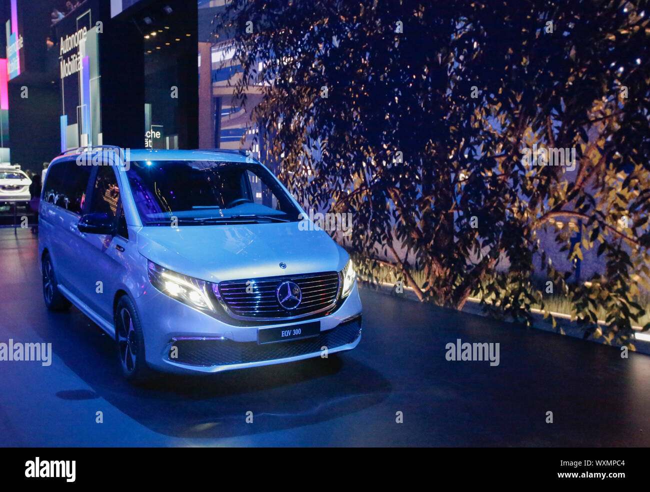 Francfort, Allemagne. Sep 12, 2019. Le constructeur automobile allemand Mercedes-Benz affiche la Mercedes-Benz 300 minibus électriques EQV au 2019 Internationale Automobil-Ausstellung (AAI). (Photo de Michael Debets/Pacific Press) Credit : Pacific Press Agency/Alamy Live News Banque D'Images