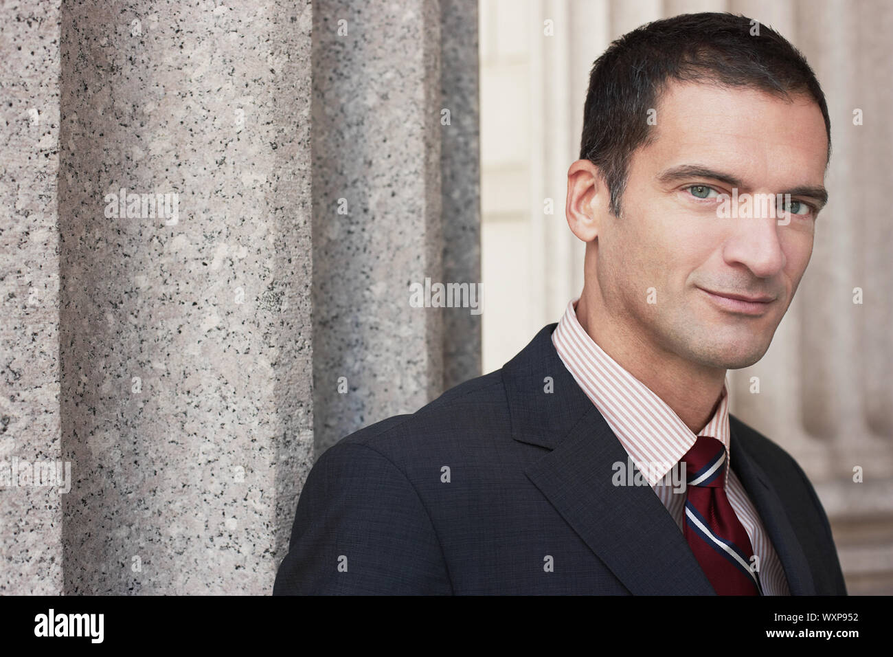 Portrait d'un confident businessman in suit Banque D'Images