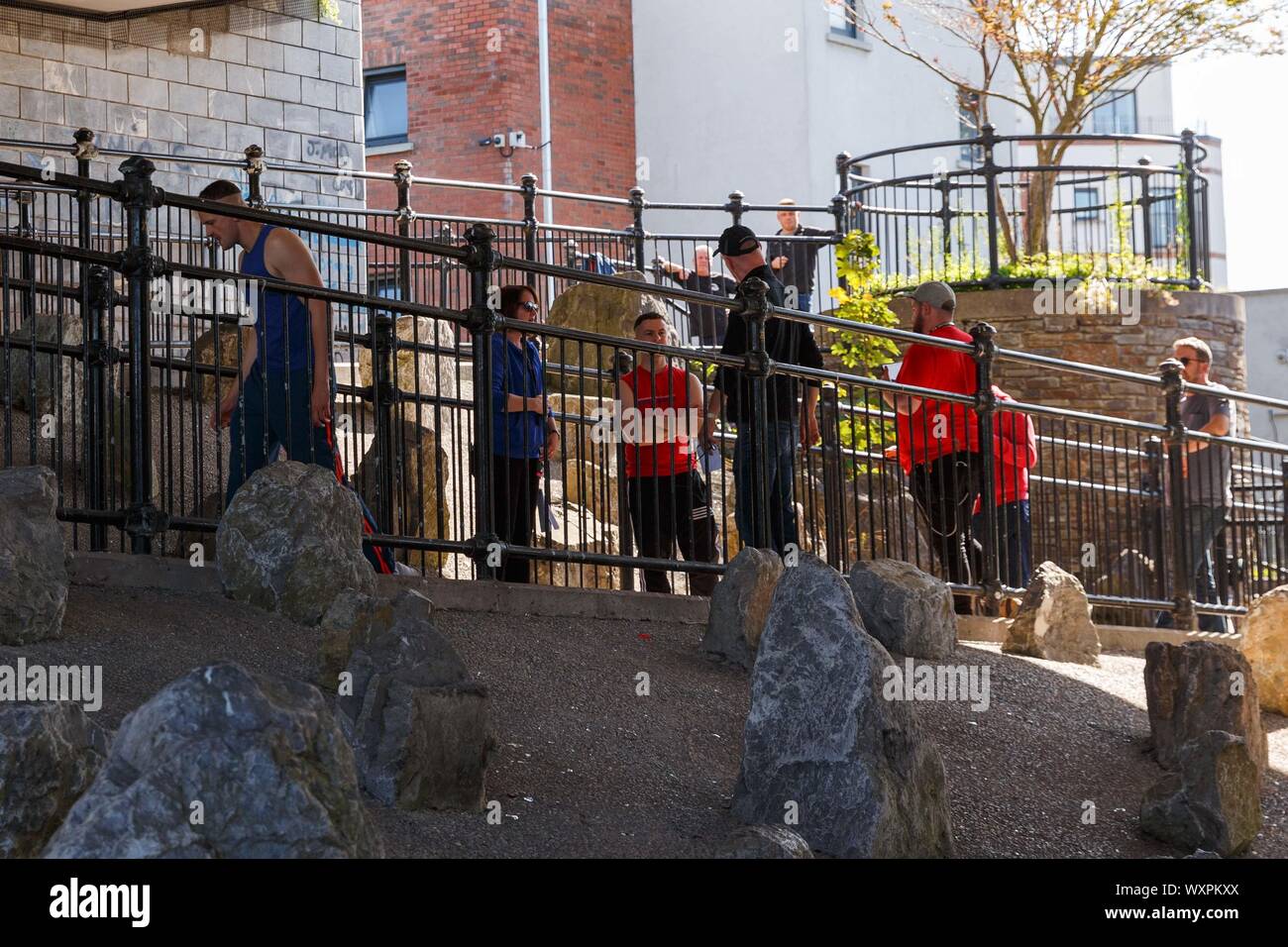 Cork, Irlande, le 17 septembre, 2019. Les jeunes délinquants de Blackpool, la ville de Cork. Les jeunes délinquants étaient de retour de l'équipage prend aujourd'hui à Blackpool. L'équipage de filmer sous l'autopont de Blackpool avec Shane Casey (Billy Murphy), Alex Murphy (Conor MacSweeney) et Chris Walley (Jock Murphy). Credit : Damian Coleman Banque D'Images