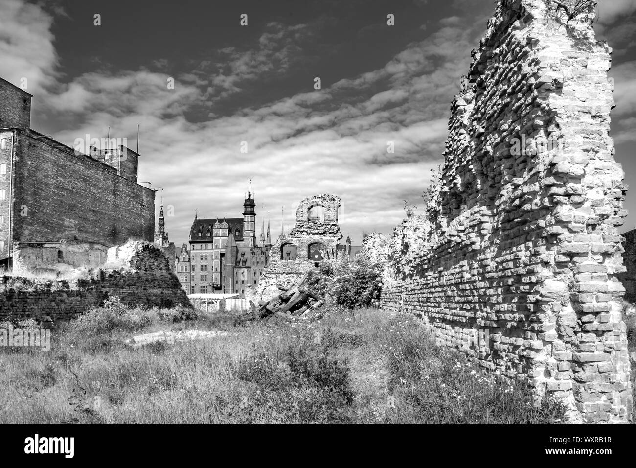 Dernier post guerre reste à Gdansk, Pologne. Voir à travers les ruines de la vieille ville. Grenier Island (Wyspa, Spichrzow Speicherinsel). Banque D'Images