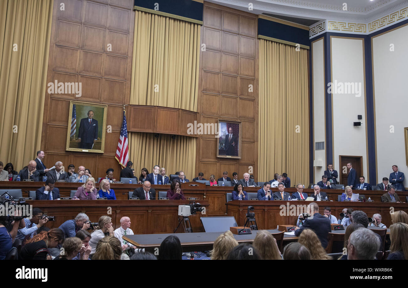 Washington, DC, USA. 17Th Sep 2019. Corey Lewandowski, ancien directeur de campagne pour la campagne présidentielle de 2016, Donald Trump témoigne lors d'une audience de comité judiciaire de la chambre présidentielle sur l'obstruction de la justice et de l'abus de pouvoir, sur la colline du Capitole à Washington, DC le Mardi, Septembre 17, 2019 Photo de Tasos Katopodis/UPI UPI : Crédit/Alamy Live News Banque D'Images
